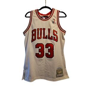 Mitchell Ness Bulls Pippen 33 Jersey 1997 98 White Swingman Mens Large